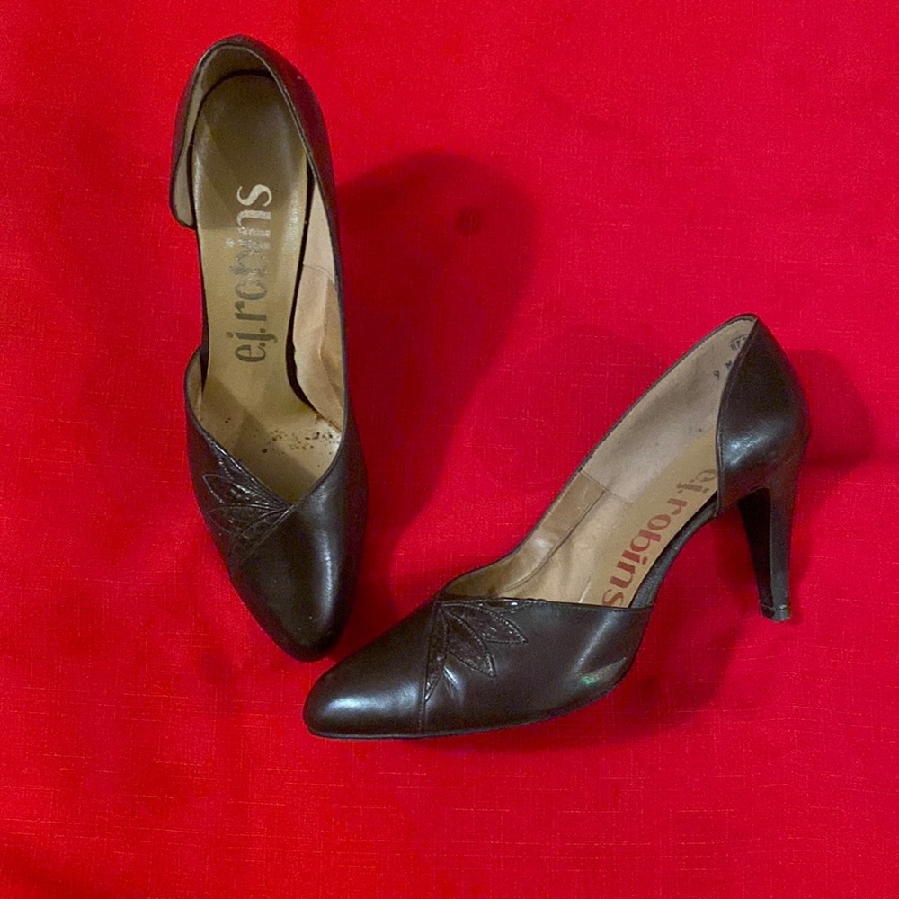 Brown leather with snakeskin trim. Size 9. Worn, but in "excellent" condition